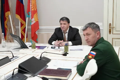 Мэр Махачкалы Джамбулат Салавов участвовал в заседании призывной комиссии