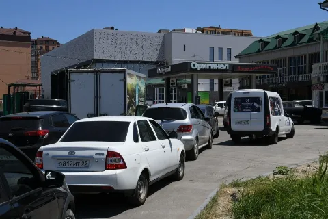 Дагестан лидирует в СКФО по ценам на бензин и дизельное топливо за вторую неделю июня