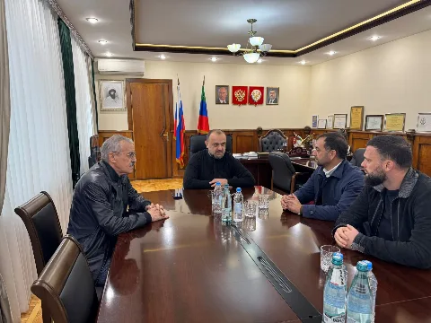 Нурбаганд Нурбагандов и глава Буйнакска Махач Абдулмуслимов обсудили итоги выборов и наказы жителей