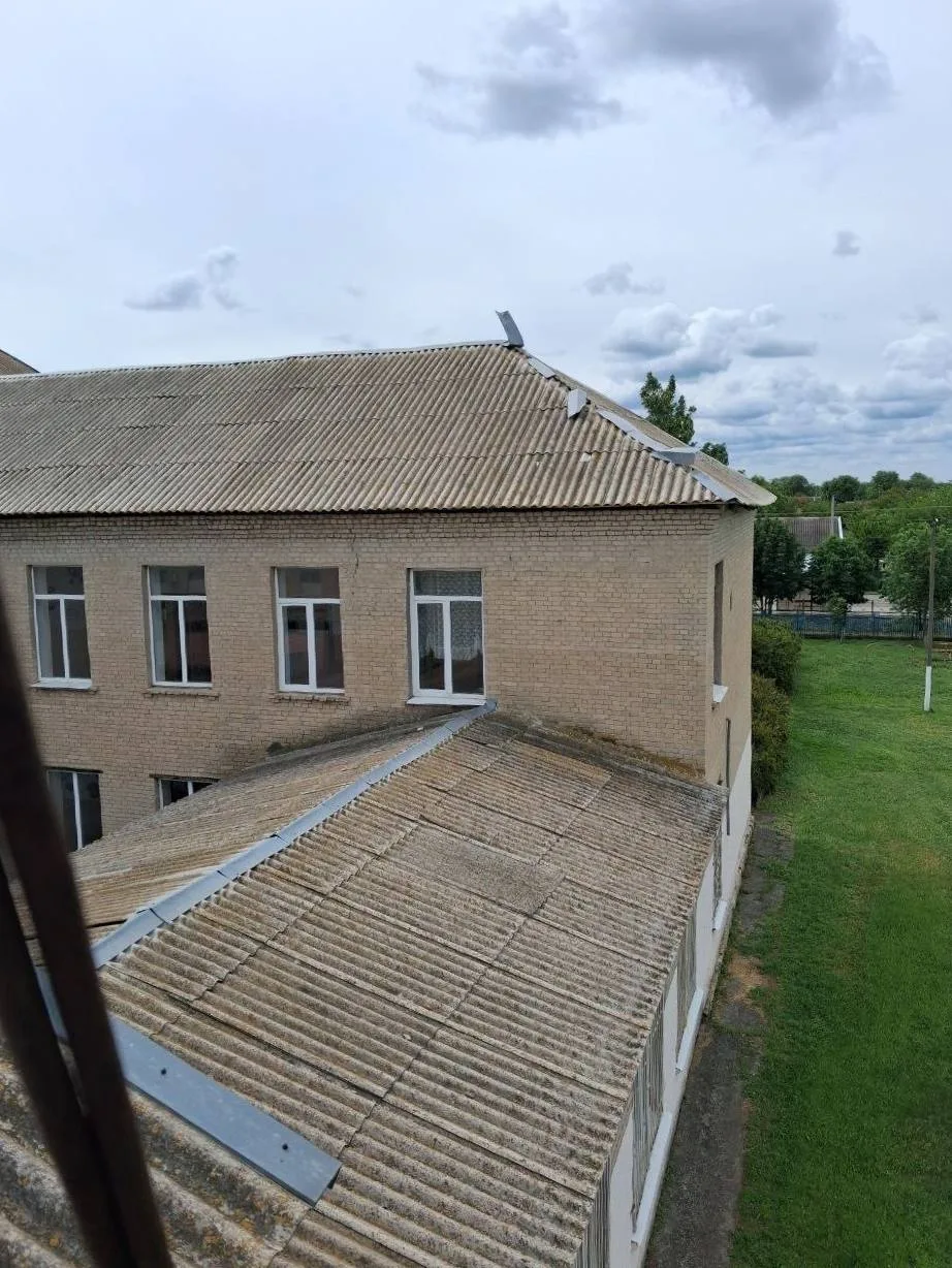 Дагестанские строители починили крышу школы в селе Пришиб Михайловского округа