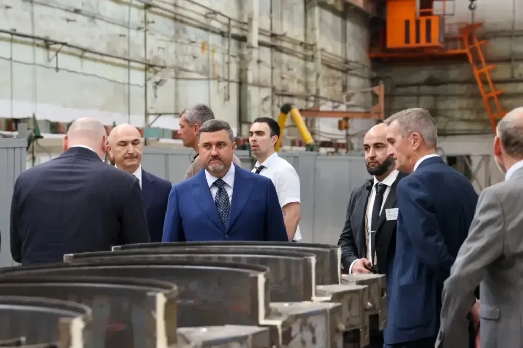 Федор Щукин посетил завод «Дагдизель» в Каспийске