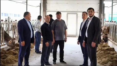Иван Голуб оценил агропроекты ООО «АлиЯк» в Сулейман-Стальском районе