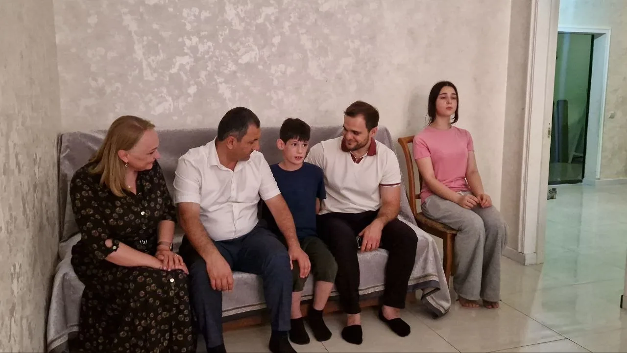 Махачкала начала акцию «Собери ребенка в школу» для детей из нуждающихся семей