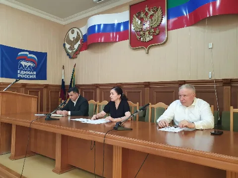Каякентский район: бухгалтеры школ обсудили освоение бюджетных средств и зарплаты