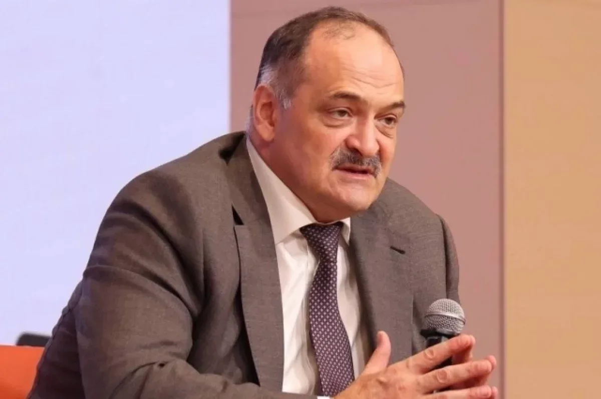 Сергей Меликов анонсировал дополнительные выплаты учителям Дагестана