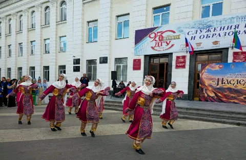 В Махачкале студенты СКФО представили культуру народов Кавказа на этнофестивале «Наследие»