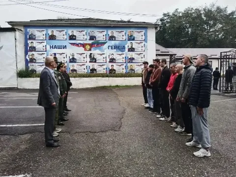 Табасаранский район проводил первую группу из 11 призывников на службу в ВС РФ