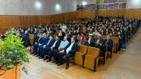 В Кайтагском районе Дагестана прошло награждение учителей и праздничный концерт
