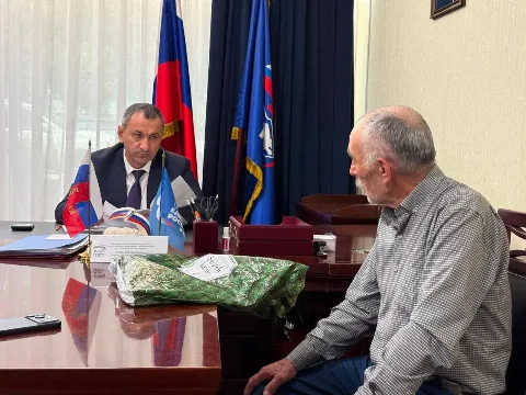 Председатель горсобрания Махачкалы Хиби Алиев провел прием граждан по земельным вопросам