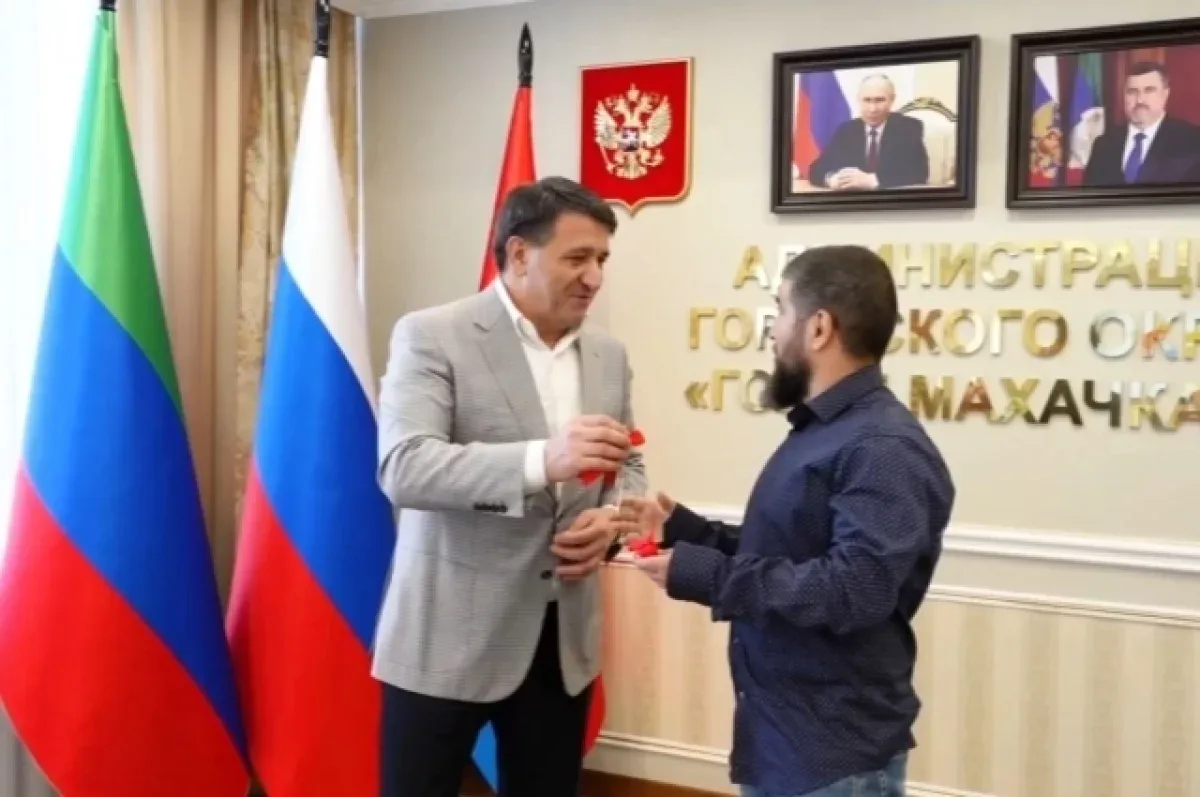 Мэр Махачкалы Джамбулат Салавов: 100 детей-сирот получат жилье до конца 2025 года