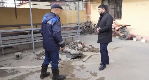 Мэр Махачкалы помог семье участников СВО с подтоплением дома