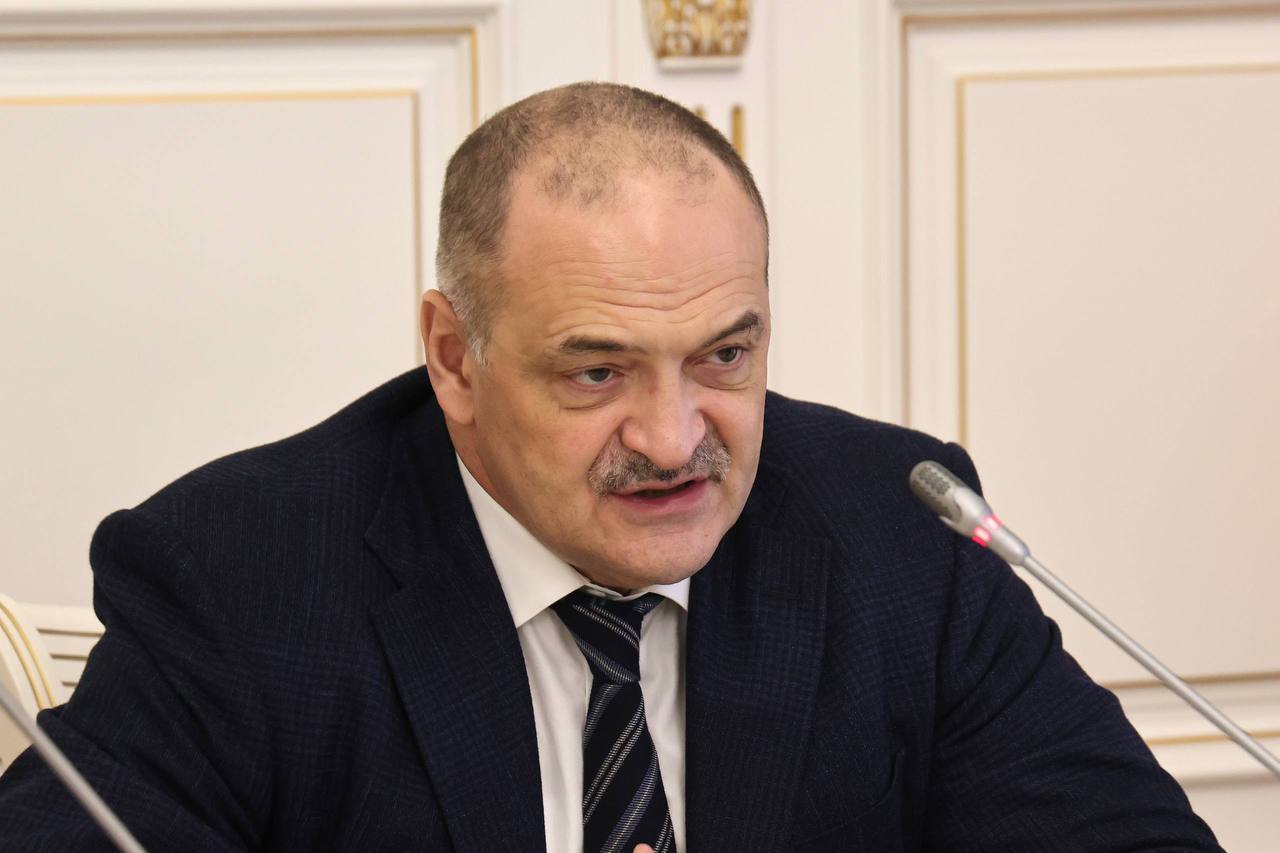 Глава Дагестана потребовал оперативного решения проблем участников СВО и их семей
